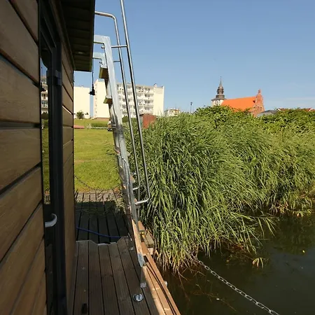 Houseboat *